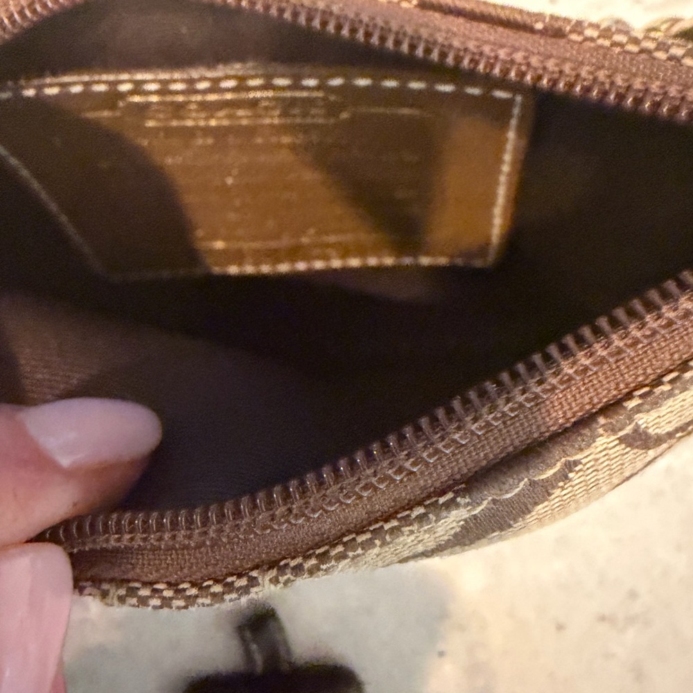 Vintage Y2K Coach Brown Signature Canvas Wristlet with Dark Brown Trim - Picture 2 of 3